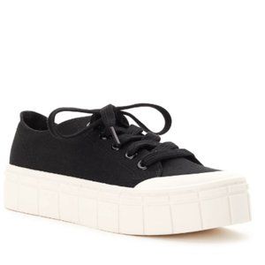 Women's Low Chunky Lug Fashion Sneakers Black Size 8